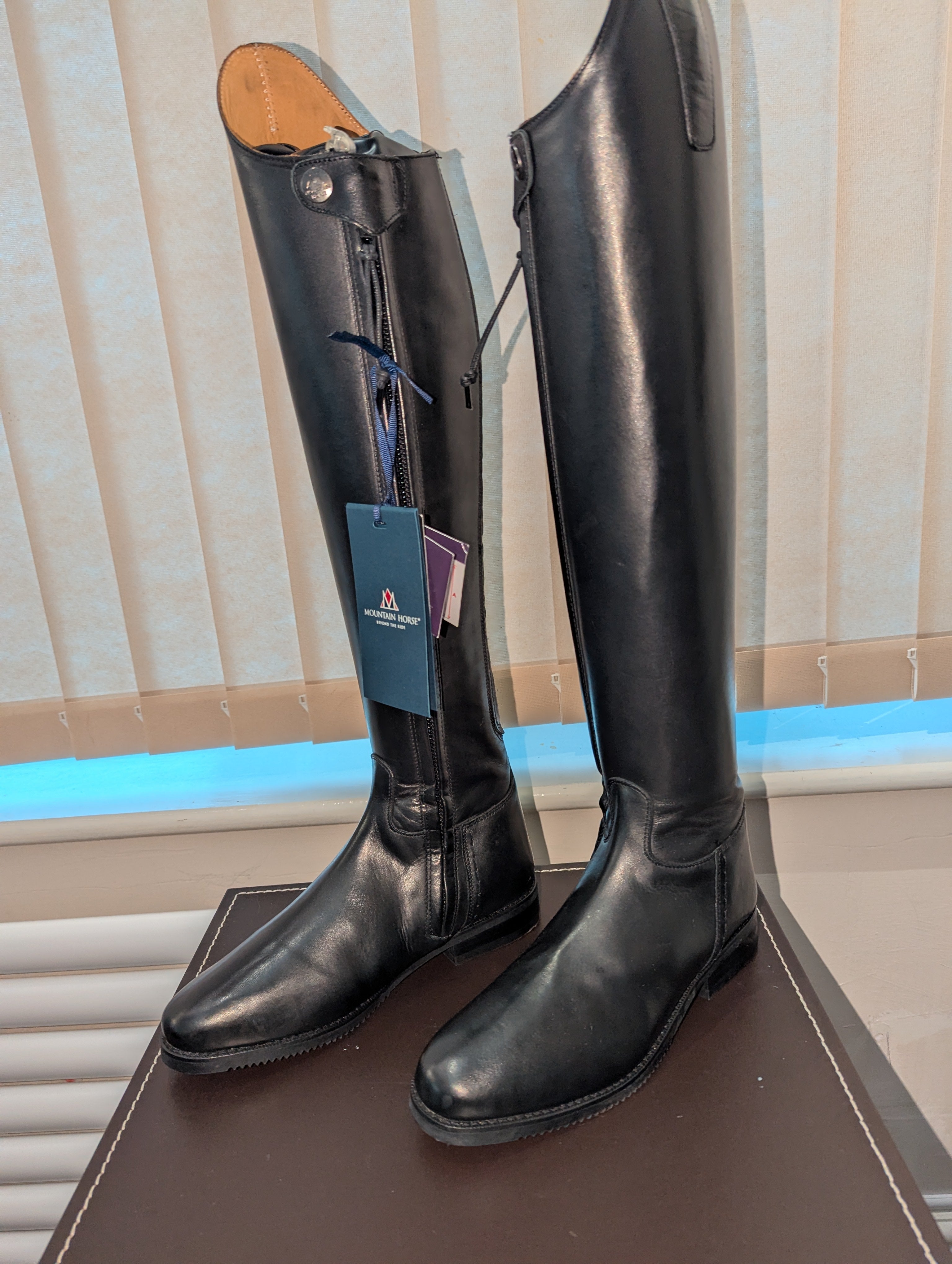 Mountain Horse Serenade R N Black