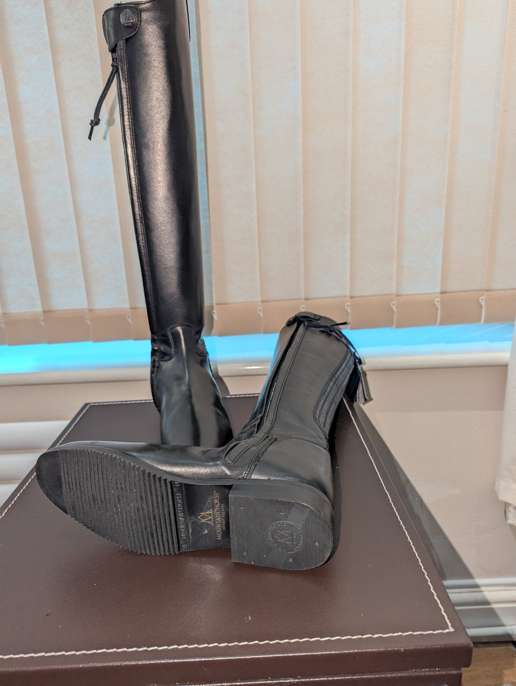 Mountain Horse Serenade R N Black